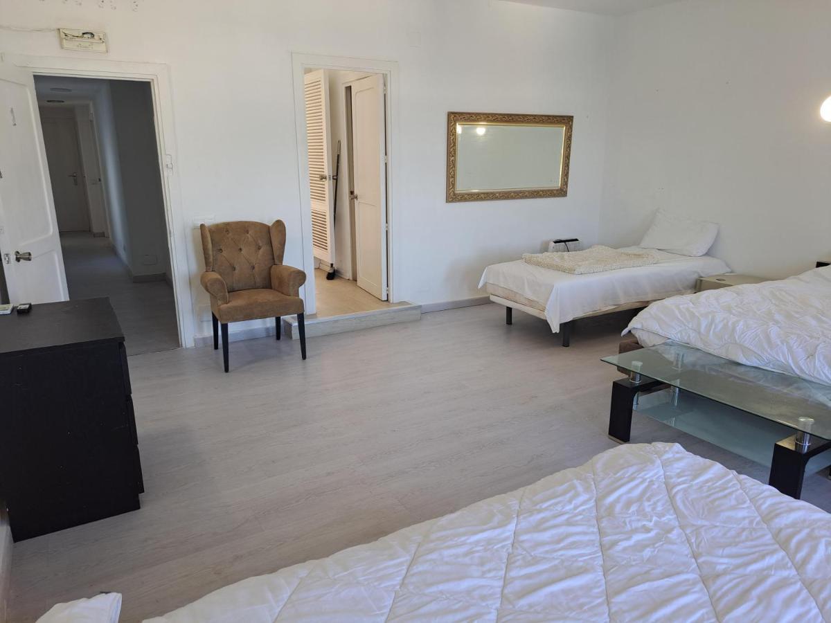 Private Suites In Huge Penthouse 1St Line Puerto Banus, Incredible Views, Jacuzzis Marbella Kültér fotó