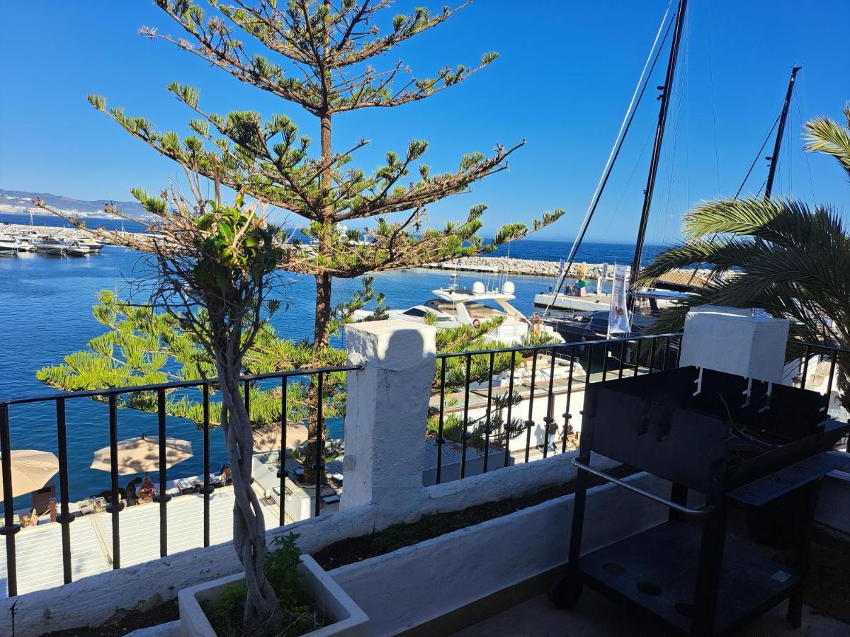 Private Suites In Huge Penthouse 1St Line Puerto Banus, Incredible Views, Jacuzzis Marbella Kültér fotó