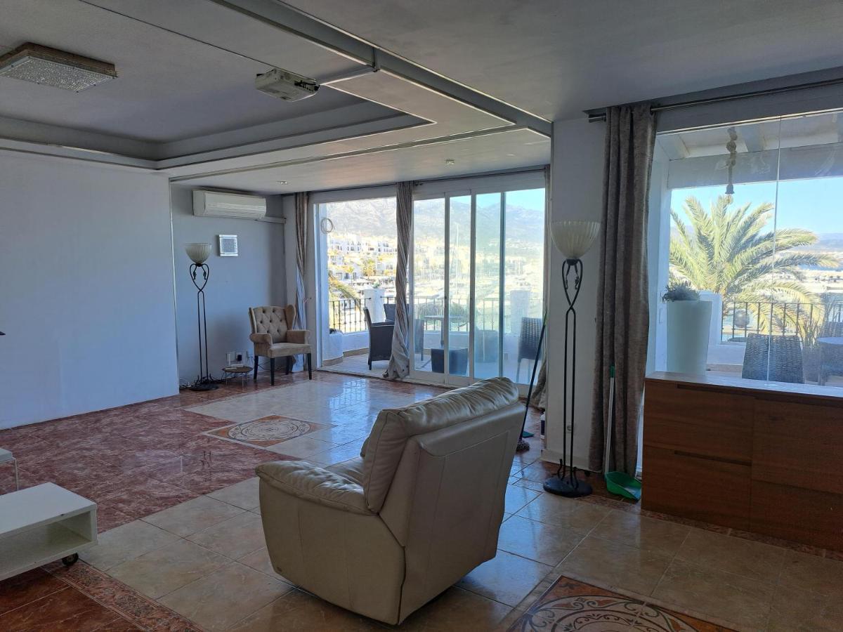 Private Suites In Huge Penthouse 1St Line Puerto Banus, Incredible Views, Jacuzzis Marbella Kültér fotó