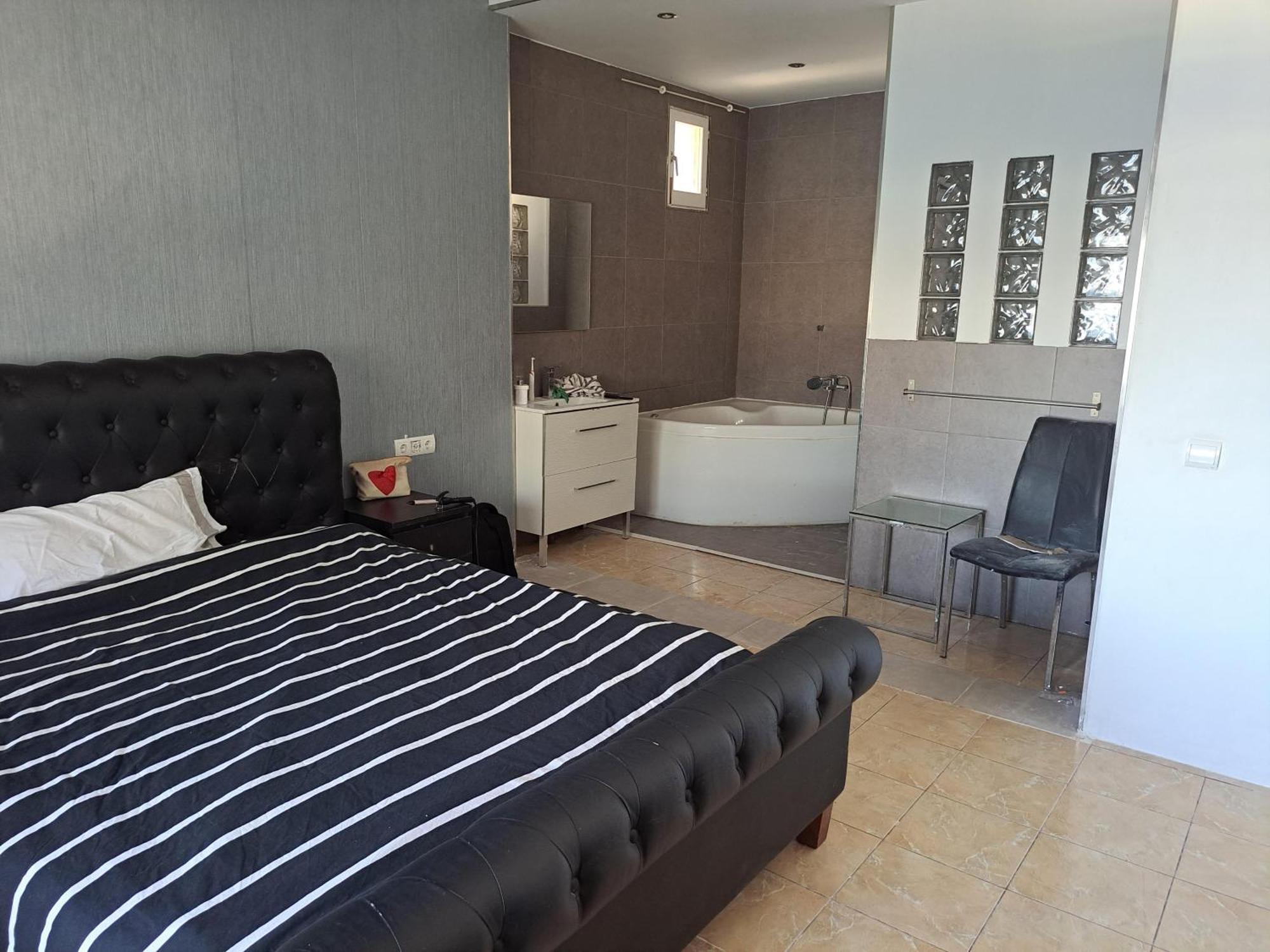 Private Suites In Huge Penthouse 1St Line Puerto Banus, Incredible Views, Jacuzzis Marbella Kültér fotó