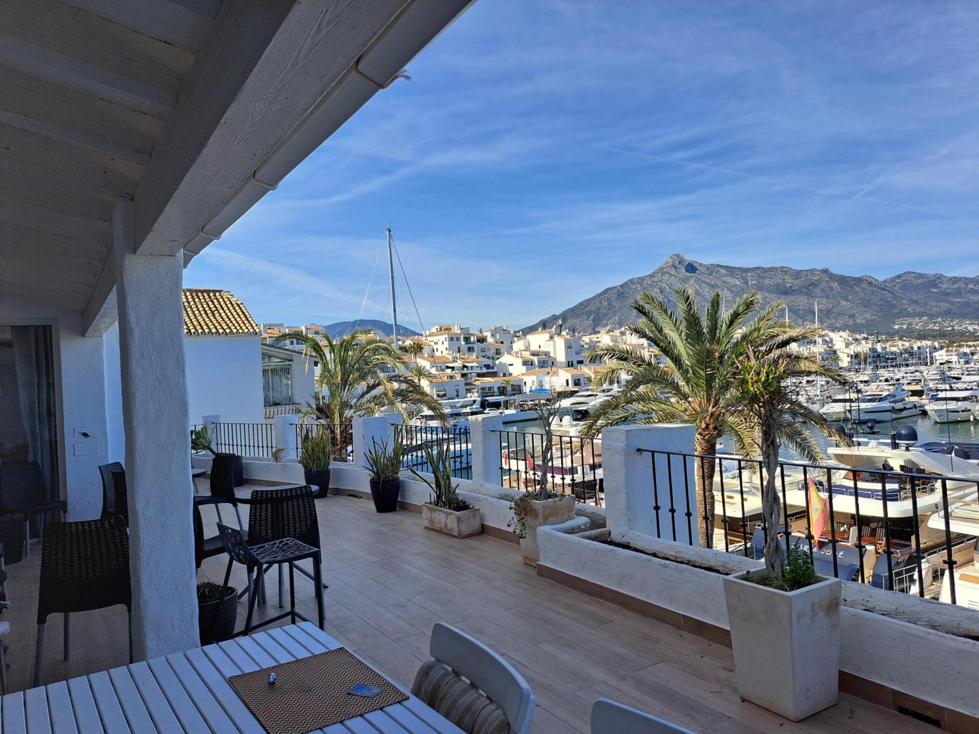 Private Suites In Huge Penthouse 1St Line Puerto Banus, Incredible Views, Jacuzzis Marbella Kültér fotó