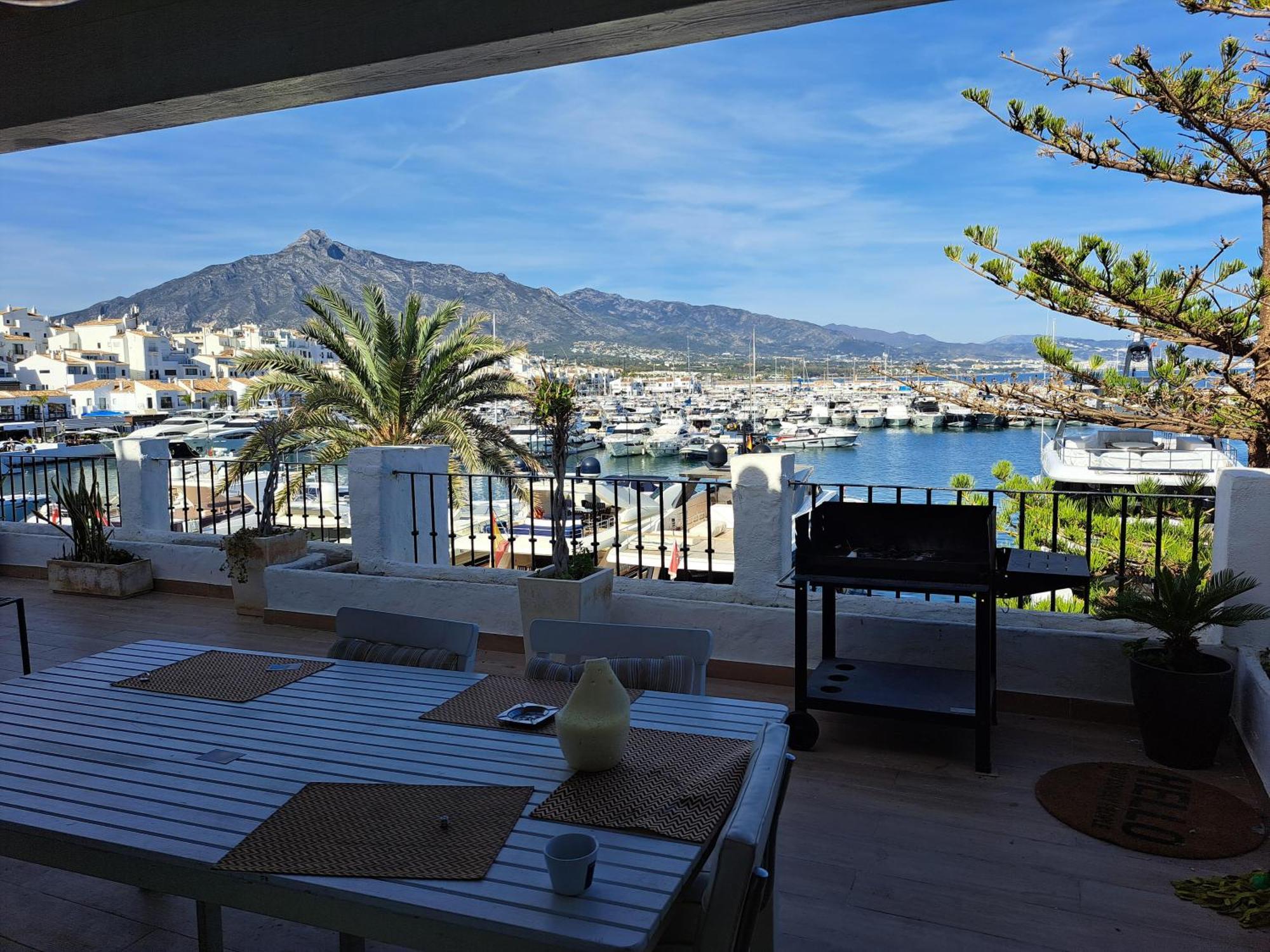 Private Suites In Huge Penthouse 1St Line Puerto Banus, Incredible Views, Jacuzzis Marbella Kültér fotó