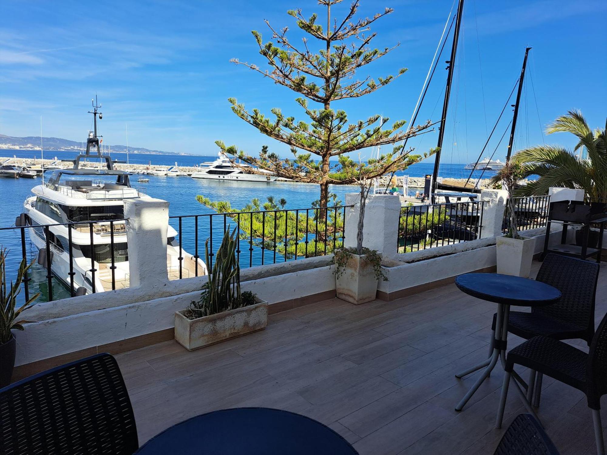 Private Suites In Huge Penthouse 1St Line Puerto Banus, Incredible Views, Jacuzzis Marbella Kültér fotó